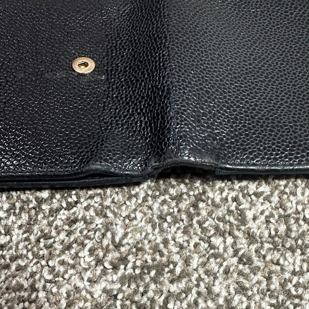 CHANEL AUTHENTIC Black Caviar Leather Card Holder with Embossed CC - Picture 11 of 16